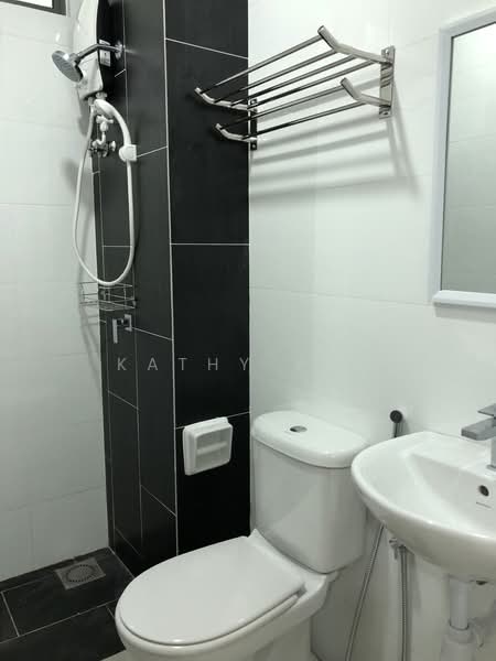 Service Residence for Sale at Seasons Garden Residences - Kathy Yap - Bathroom - PropertyGuru.com.my