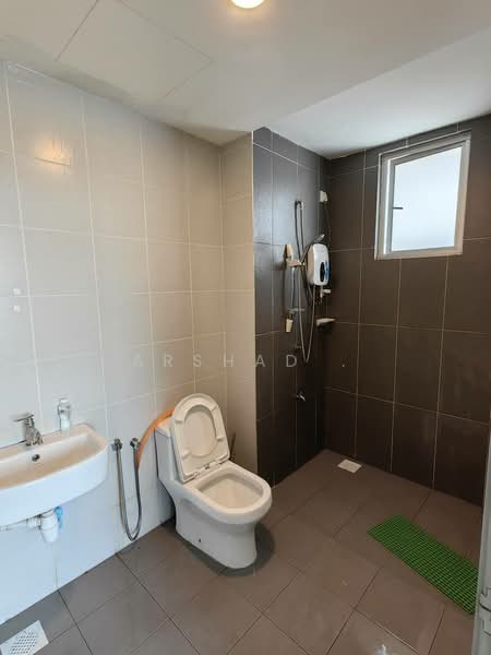 Kediaman Servis untuk Dijual di Pandan Residence 2 - Arshad . - Bathroom - PropertyGuru.com.my