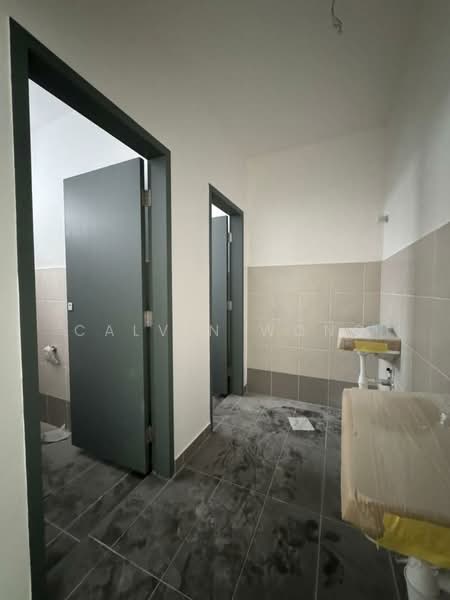 Shop / Office untuk Disewa di Bandar Baru Permas Jaya (Permas Jaya) - Calvin Wong - Bathroom - PropertyGuru.com.my
