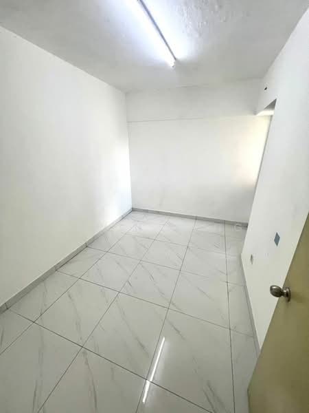 Pangsapuri untuk Dijual di Pangsapuri Subang Suria - Edwin Wong - Interior - PropertyGuru.com.my
