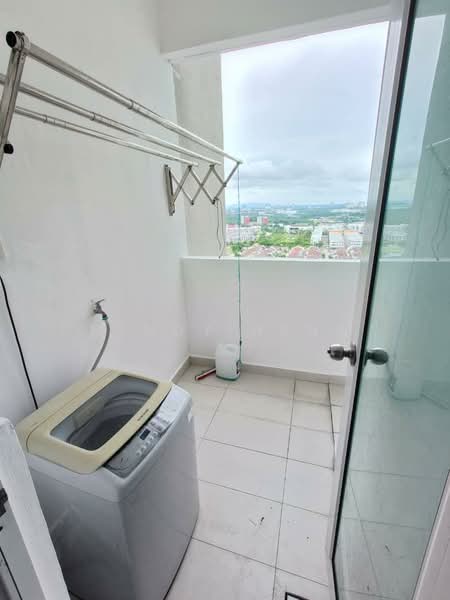 Kediaman Servis untuk Dijual di D'carlton (Residensi Seri Mega) - Mindy Heng - Balcony - PropertyGuru.com.my