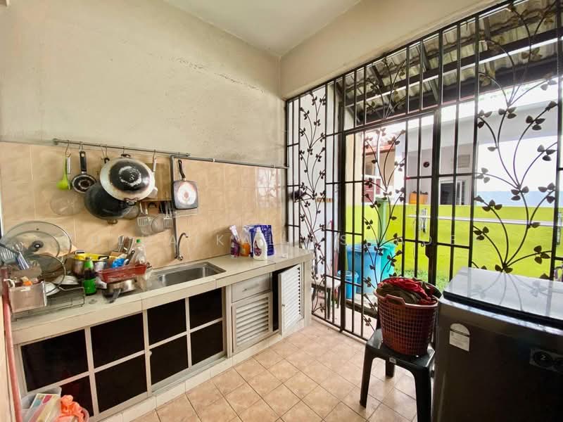Semi-Detached House for Rent in Bandar Baru Bangi (Selangor) - Zulhaikal Asmadee - Kitchen - PropertyGuru.com.my