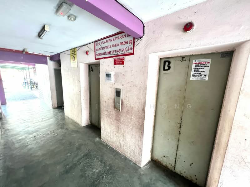 Apartment for Rent at Pangsapuri Suria Subang - Pauline Chong - Corridor - PropertyGuru.com.my