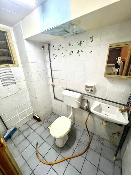 Pangsapuri untuk Disewa di Pangsapuri Subang Suria - Edwin Wong - Bathroom - PropertyGuru.com.my
