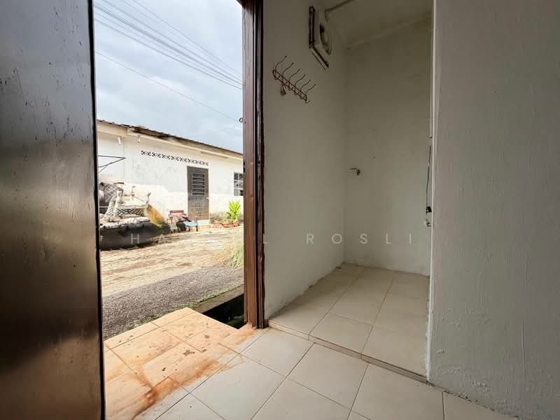 1-storey Terraced House for Sale in Sungai Petani (Kedah) - Hasrul Rosli - Entrance - PropertyGuru.com.my