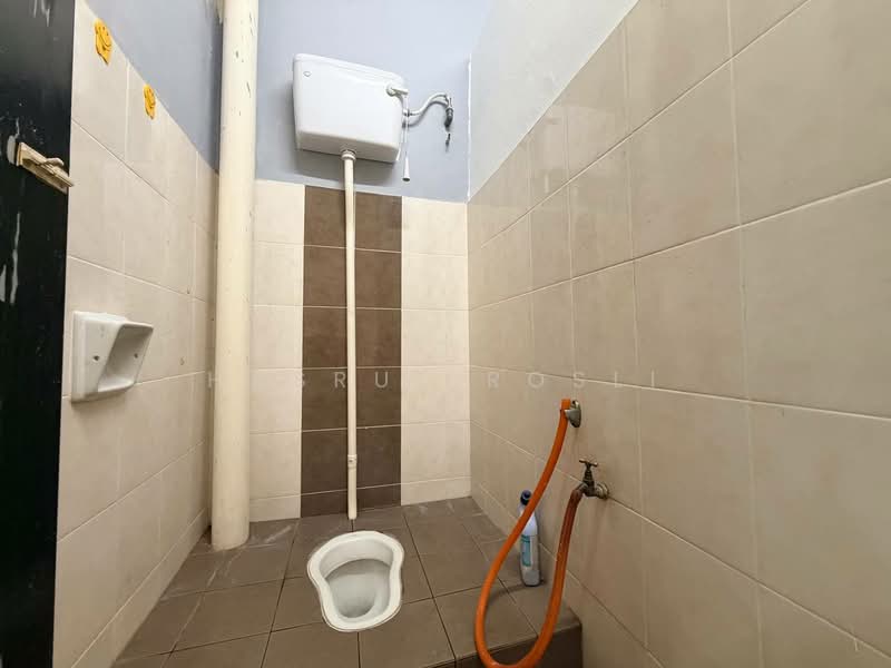 1-storey Terraced House for Sale in Sungai Petani (Kedah) - Hasrul Rosli - Bathroom - PropertyGuru.com.my