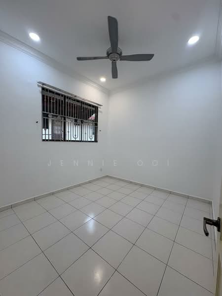 1.5-storey Terraced House for Rent in Taman Molek (Johor Bahru) - Jennie Ooi - Interior - PropertyGuru.com.my
