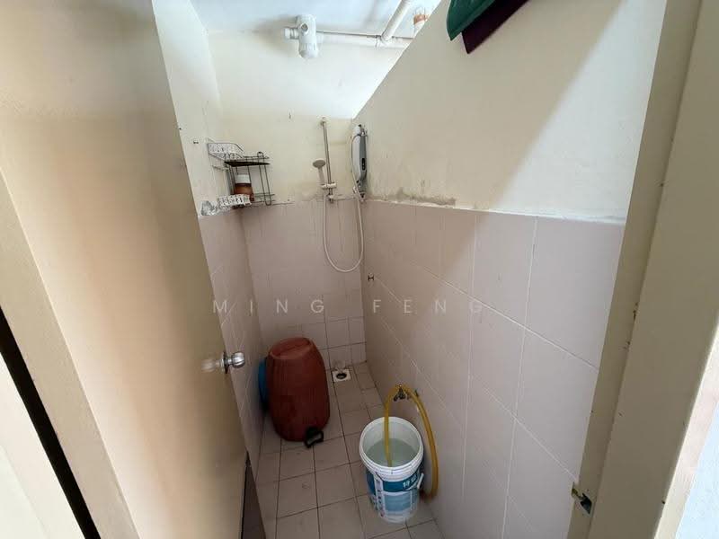 Rumah Flat untuk Disewa di Pudu Impian 1 - Ming Feng - Bathroom - PropertyGuru.com.my