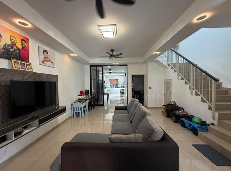 2.5-storey Terraced House for Sale in Semenyih (Selangor) - Chris Choo - Living Room - PropertyGuru.com.my