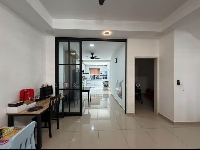 2.5-storey Terraced House for Sale in Semenyih (Selangor) - Chris Choo - Living Room - PropertyGuru.com.my
