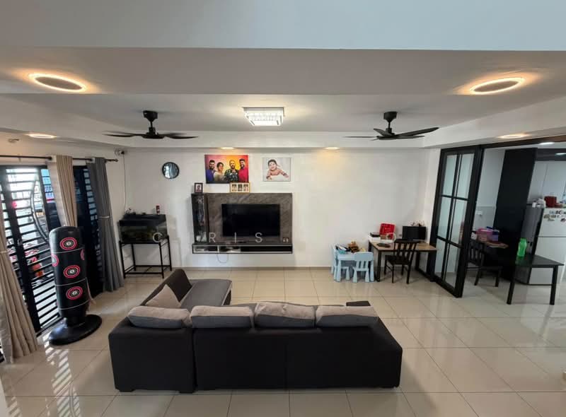 2.5-storey Terraced House for Sale in Semenyih (Selangor) - Chris Choo - Living Room - PropertyGuru.com.my