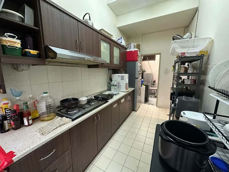 Semi-Detached House for Sale in Bandar Bukit Mahkota (Bangi) - Zulhaikal Asmadee - Kitchen - PropertyGuru.com.my