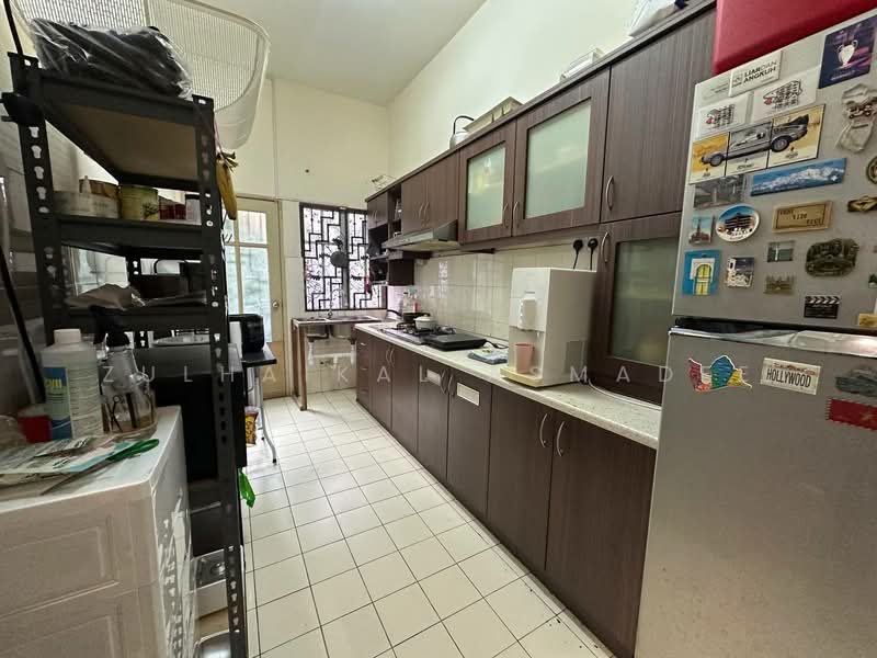 Semi-Detached House for Sale in Bandar Bukit Mahkota (Bangi) - Zulhaikal Asmadee - Kitchen - PropertyGuru.com.my