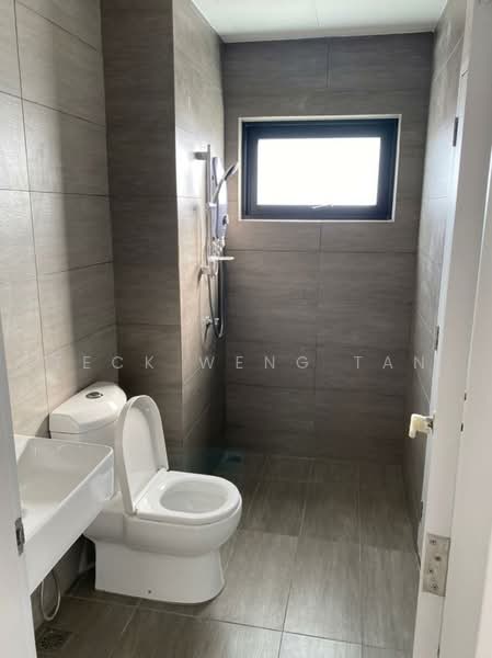 Service Residence for Rent at The Amber Residence @ TwentyFive.7 - Teck Weng Tan - Bathroom - PropertyGuru.com.my