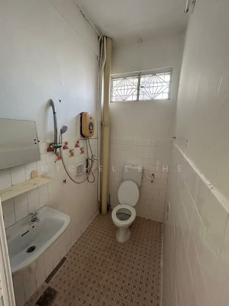 Rumah Berkembar untuk Disewa di Taman Serene (Johor Bahru) - Michelle He - Bathroom - PropertyGuru.com.my