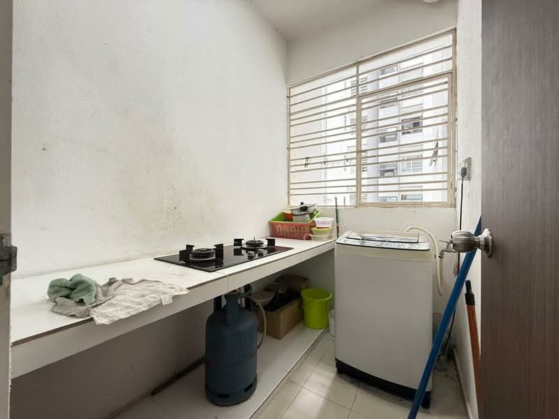 Kediaman Servis untuk Dijual di Seasons Garden Residences - Jaden Chai - Kitchen - PropertyGuru.com.my