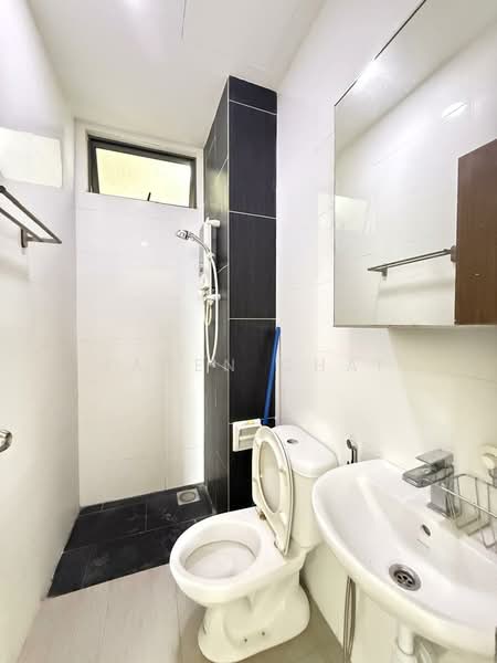 Kediaman Servis untuk Dijual di Seasons Garden Residences - Jaden Chai - Bathroom - PropertyGuru.com.my