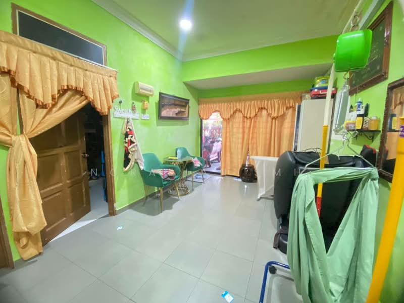 Rumah Teres 1-Tingkat untuk Dijual di Taman Bukit Margosa (Ampangan) - Norafian SMH - Living Room - PropertyGuru.com.my