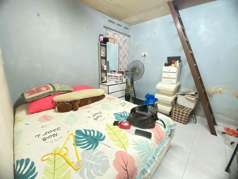Rumah Teres 1-Tingkat untuk Dijual di Taman Bukit Margosa (Ampangan) - Norafian SMH - Bedroom - PropertyGuru.com.my