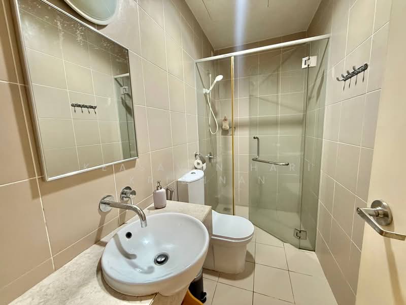 Service Residence for Sale at Sinaran TTDI - Keasavan Hari Krishnan - Bathroom - PropertyGuru.com.my