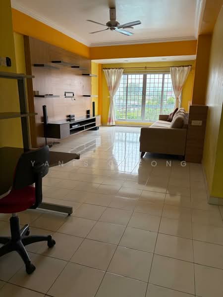 Kondominium untuk Dijual di Casa Venicia Condominium - Yanis Cheong - Living Room - PropertyGuru.com.my