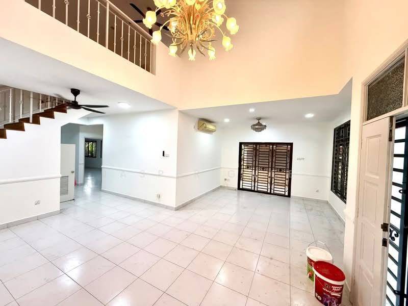 Rumah Berkembar untuk Dijual di Taman Ponderosa (Johor Bahru) - Jasper Gwee - Living Room - PropertyGuru.com.my