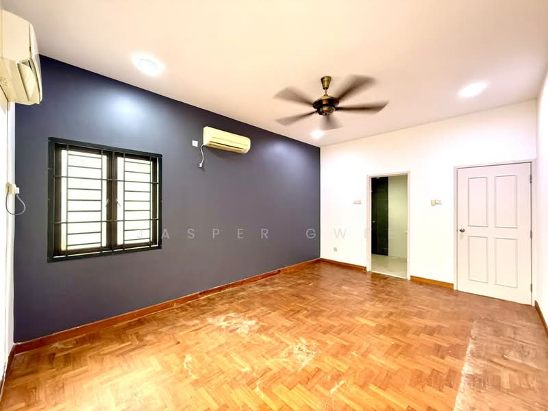 Rumah Berkembar untuk Dijual di Taman Ponderosa (Johor Bahru) - Jasper Gwee - Living Room - PropertyGuru.com.my
