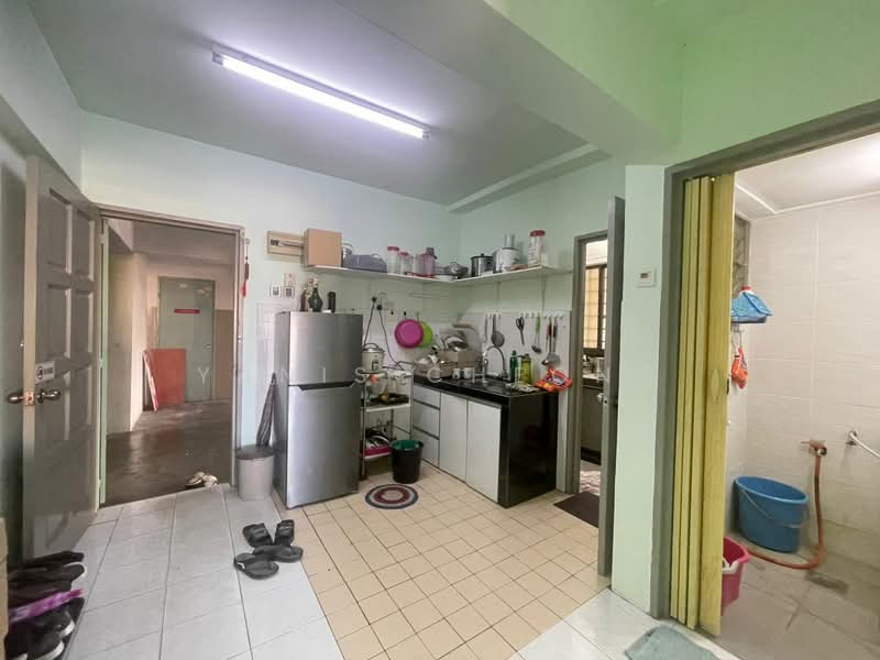 Apartment for Sale at Saujana Ria / Sri Saujana - Yanis Cheong - Kitchen - PropertyGuru.com.my