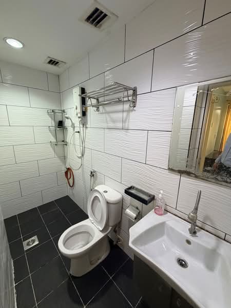 3-storey Terraced House for Sale in Taman Tasik Damai (Sungai Besi) - Ivan Tan - Bathroom - PropertyGuru.com.my