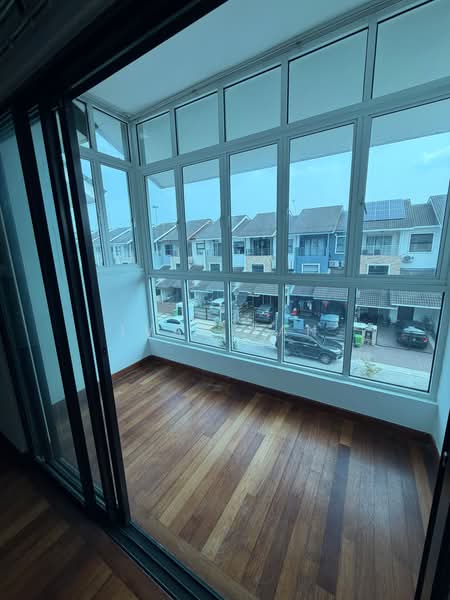 3-storey Terraced House for Sale in Taman Tasik Damai (Sungai Besi) - Ivan Tan - Balcony - PropertyGuru.com.my