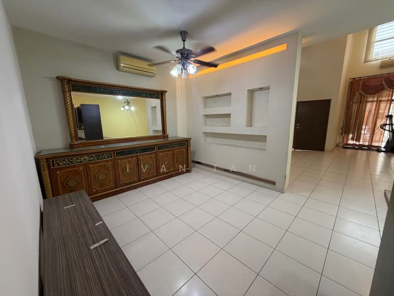 3-storey Terraced House for Sale in Taman Tasik Damai (Sungai Besi) - Ivan Tan - Living Room - PropertyGuru.com.my