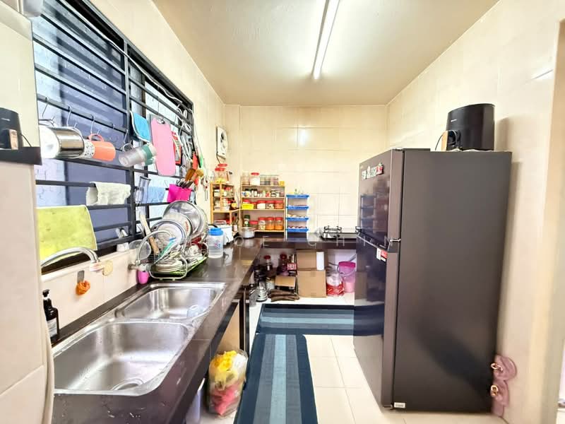 Flat for Sale at Taman Daya - Chloe Chin - Kitchen - PropertyGuru.com.my