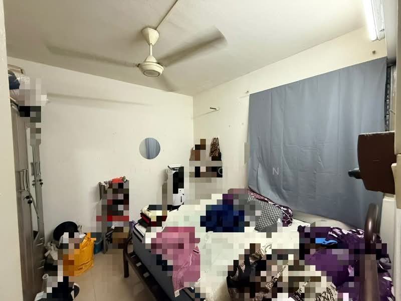 Flat for Sale at Taman Daya - Chloe Chin - Bedroom - PropertyGuru.com.my