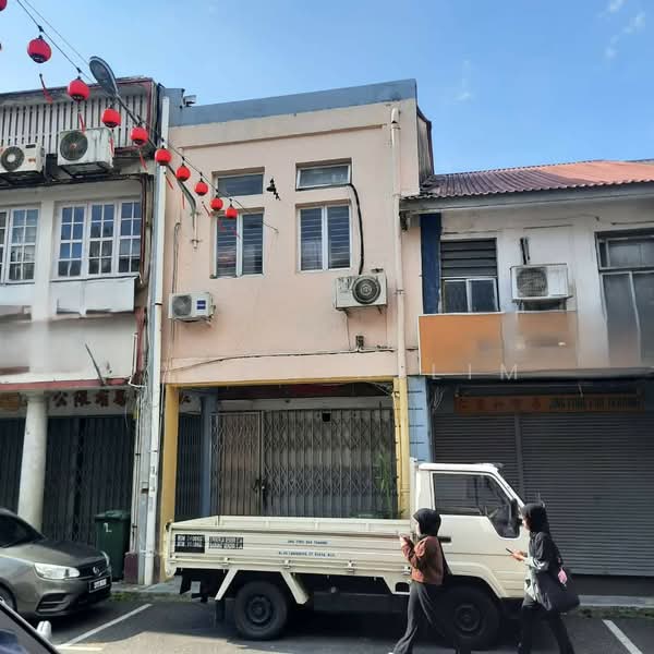 Shop for Sale in Kuching (Sarawak) - Cynthia Lim - Exterior - PropertyGuru.com.my