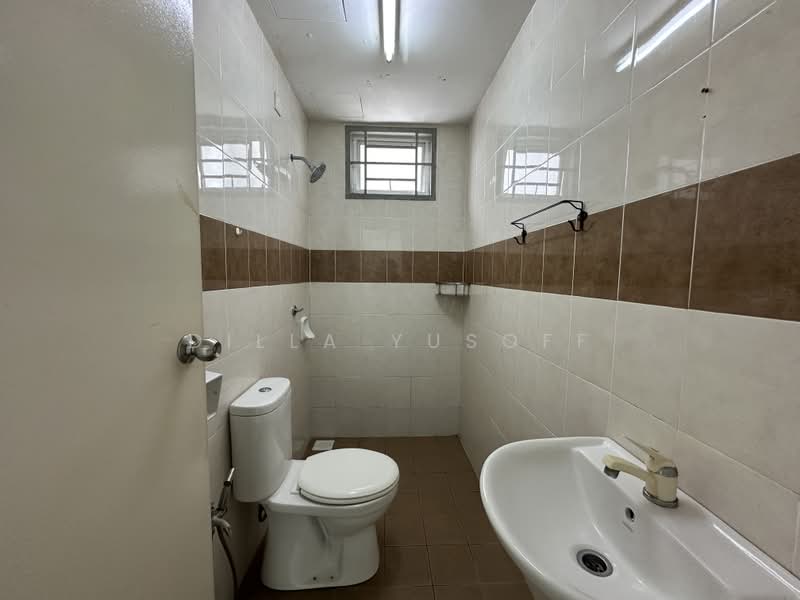 Pangsapuri untuk Disewa di Pangsapuri Anggun - DILLA YUSOFF - Bathroom - PropertyGuru.com.my