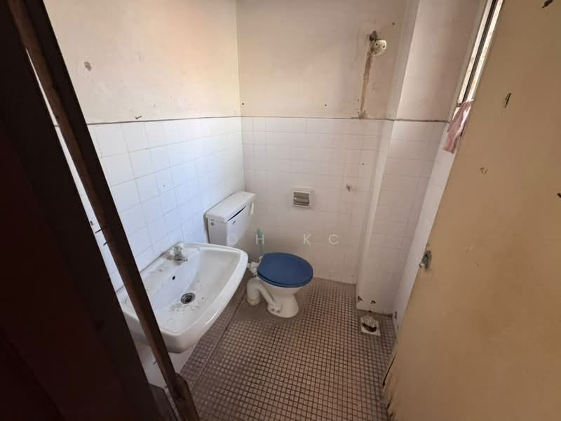 2-storey Terraced House for Sale in Pandan Perdana (Cheras) - Loh KC - Bathroom - PropertyGuru.com.my