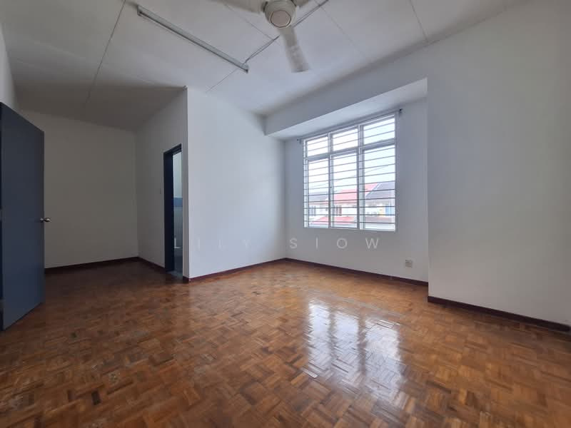 Rumah Teres 2-Tingkat untuk Dijual di Bandar Putra Permai (Seri Kembangan) - Lily Siow - Interior - PropertyGuru.com.my