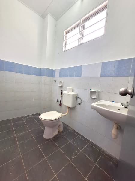 Rumah Teres 2-Tingkat untuk Dijual di Bandar Putra Permai (Seri Kembangan) - Lily Siow - Bathroom - PropertyGuru.com.my