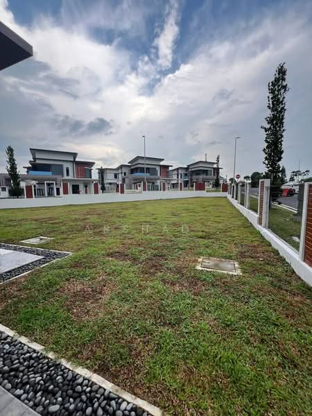 Semi-Detached House for Sale in Bandar Uda Utama (Johor Bahru) - Arshad . - Exterior - PropertyGuru.com.my