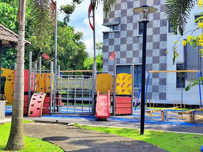 Rumah Berkembar untuk Dijual di Kemuning Utama (Shah Alam) - Hannee Tay - Exterior - PropertyGuru.com.my