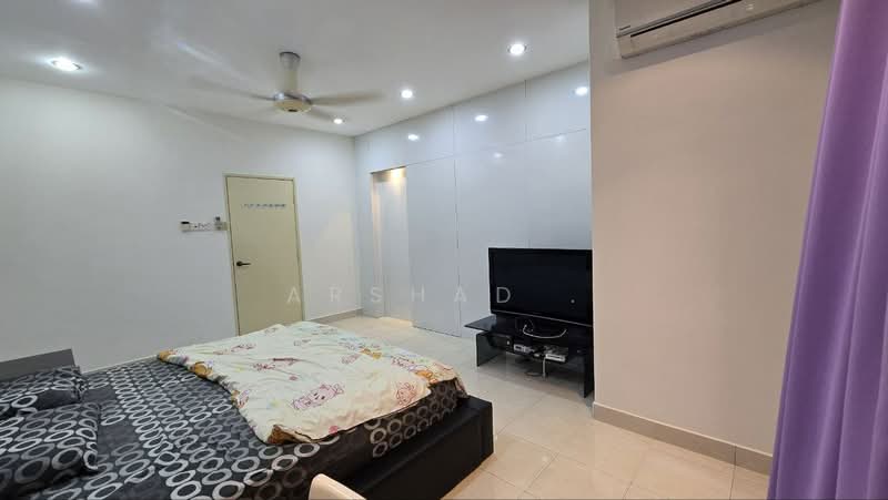 Rumah Teres 2-Tingkat untuk Dijual di Setia Tropika (Johor Bahru) - Arshad . - Bedroom - PropertyGuru.com.my