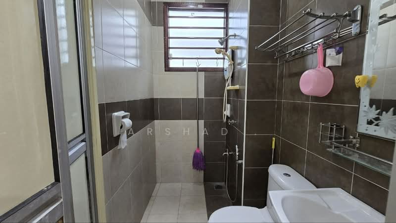 Rumah Teres 2-Tingkat untuk Dijual di Setia Tropika (Johor Bahru) - Arshad . - Bathroom - PropertyGuru.com.my