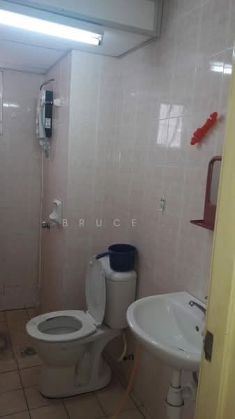 Kondominium untuk Disewa di Wangsa Metroview - Bruce . - Bathroom - PropertyGuru.com.my