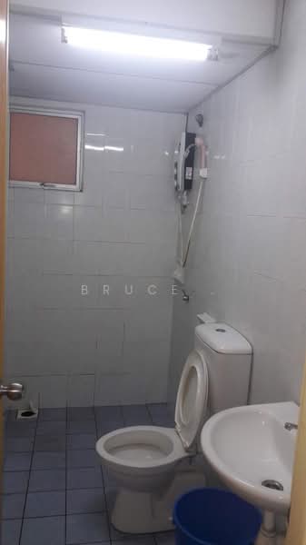 Kondominium untuk Disewa di Wangsa Metroview - Bruce . - Bathroom - PropertyGuru.com.my