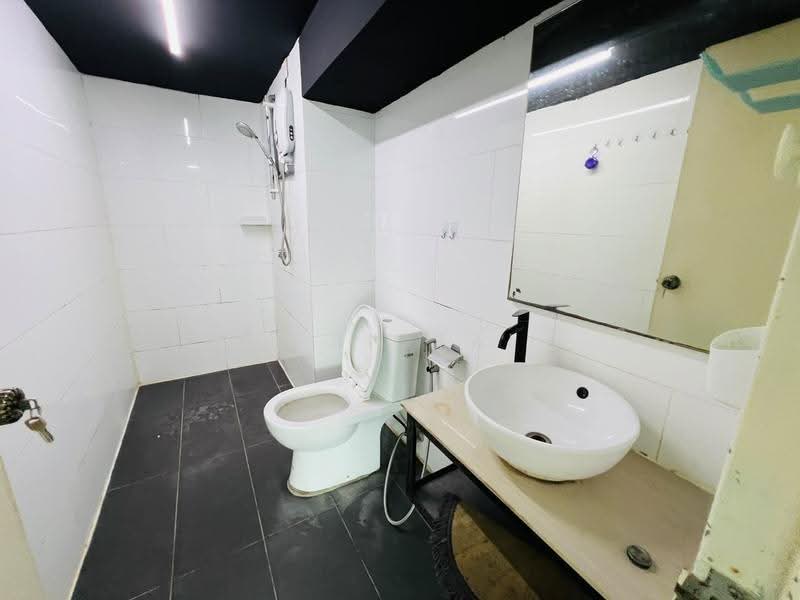 Service Residence for Rent at SOHO @ Empire City - Alan Tai - Bathroom - PropertyGuru.com.my
