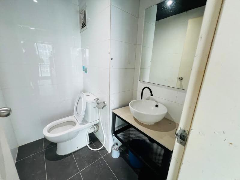 Service Residence for Rent at SOHO @ Empire City - Alan Tai - Bathroom - PropertyGuru.com.my