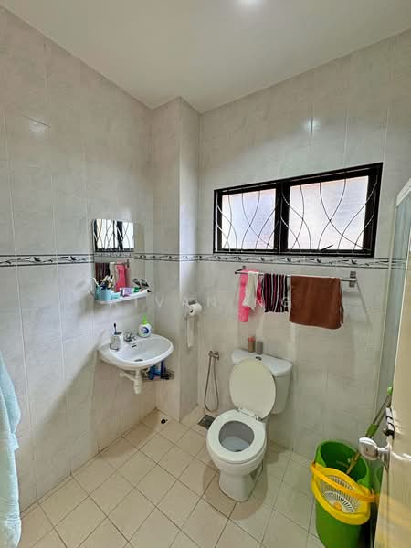 2.5-storey Terraced House for Sale in Jalil Sutera (Bukit Jalil) - Aivan Ng - Bathroom - PropertyGuru.com.my