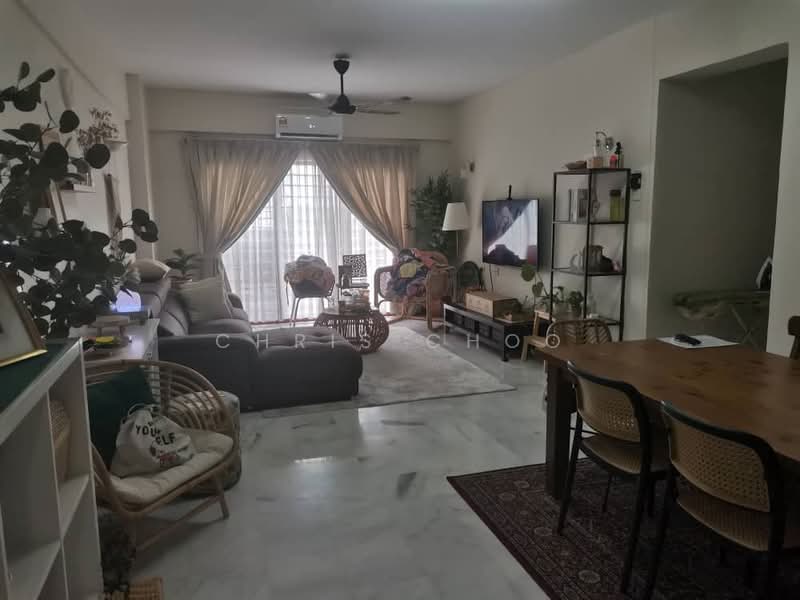 Kondominium untuk Dijual di Emerald Hill Condominium - Chris Choo - Living Room - PropertyGuru.com.my
