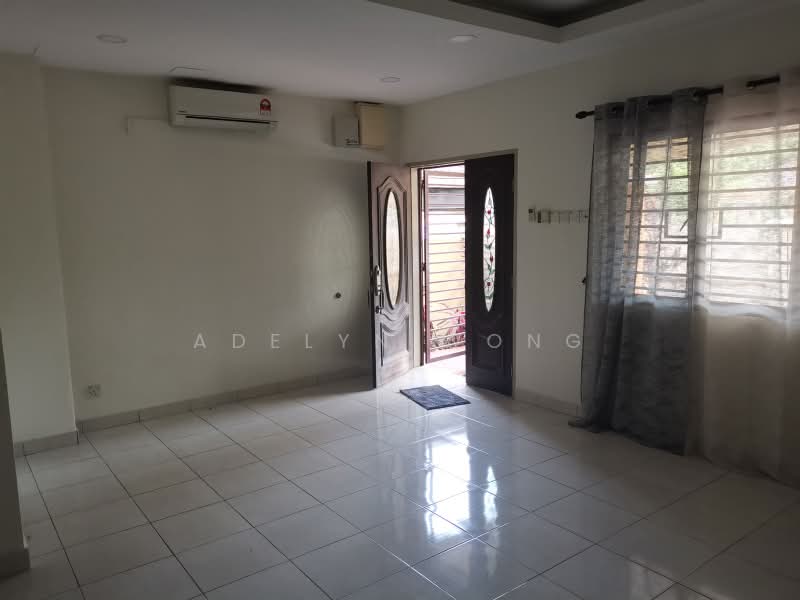 Rumah Teres 2-Tingkat untuk Disewa di Setia Damai (Setia Alam) - Adelyn Wong - Entrance - PropertyGuru.com.my