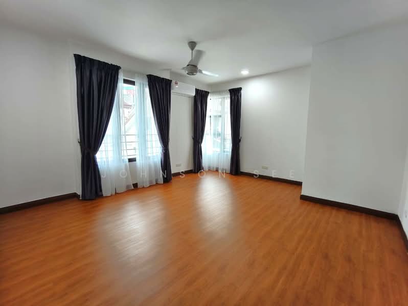 Rumah Berkembar untuk Disewa di Usj 17 (Subang Jaya) - Johnson See - Living Room - PropertyGuru.com.my